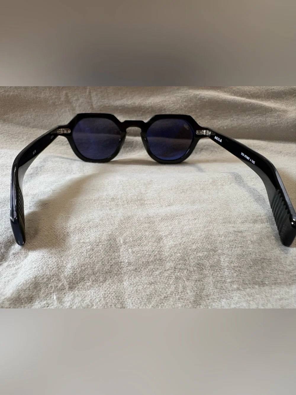 Akila Lola-Black Geometric Sunglasses with Bold Angular Frame